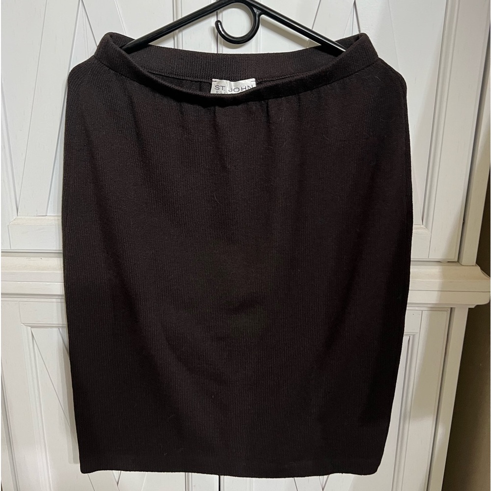 Comfortable St.John skirt